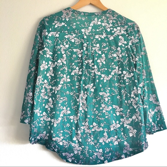 Green floral blouse - Picture 2 of 5